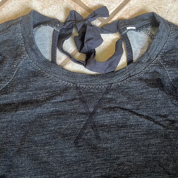 Lululemon sweater with tie key hole back - Picture 2 of 8